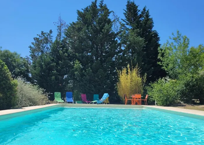 Les Fees Du Gard - Au Pied Des Cevennes * Rousson